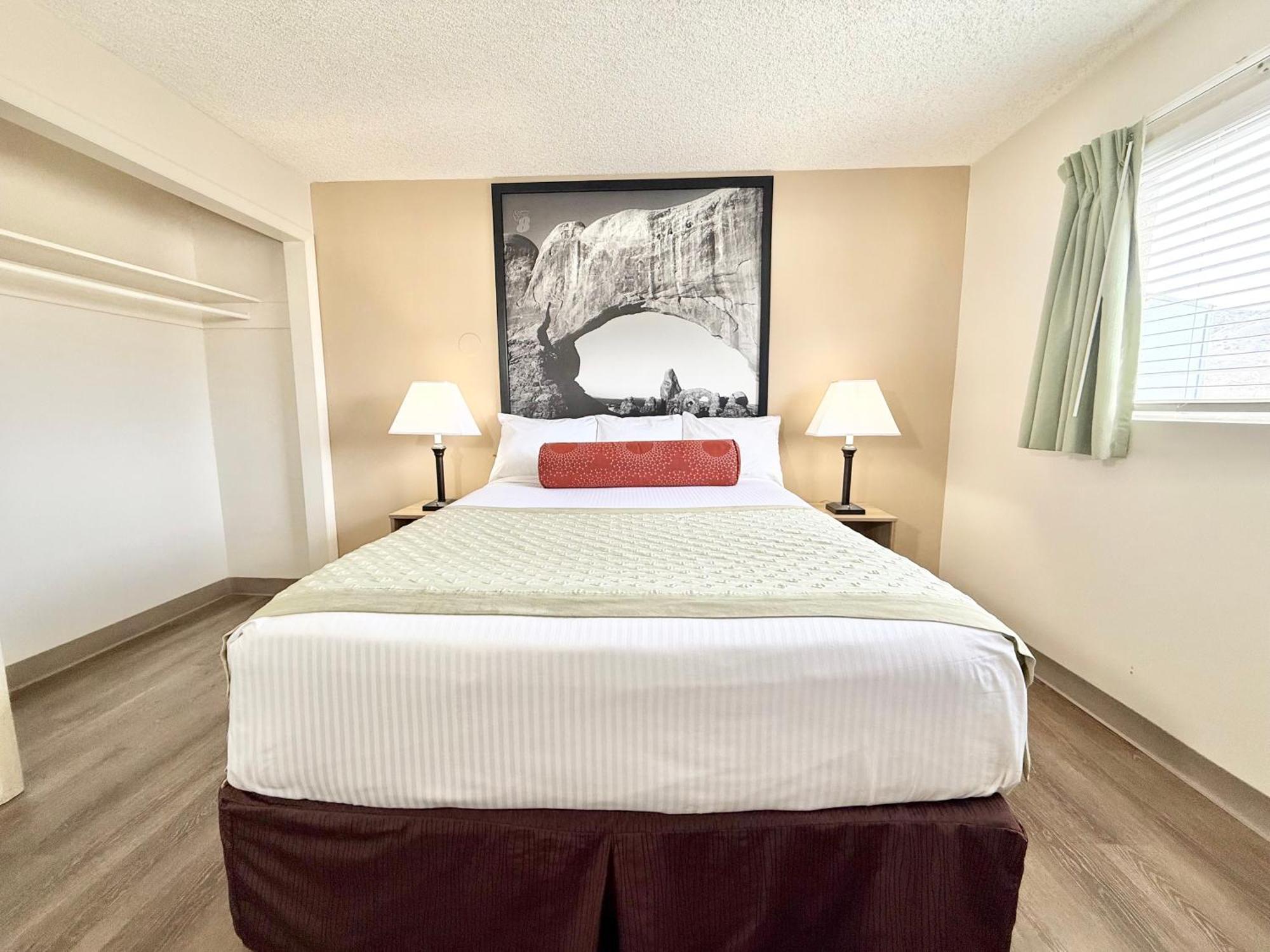 Super 8 By Wyndham Salina/Scenic Hills Area Exterior foto